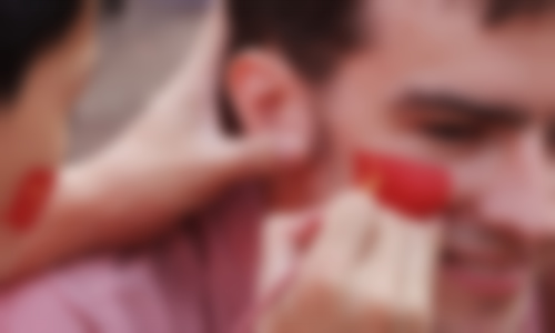 硿